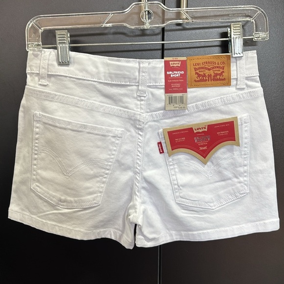 Levi Strauss Girlfriend Short,adjustable waist,stretch,embroidered floral,pocket - Picture 2 of 10